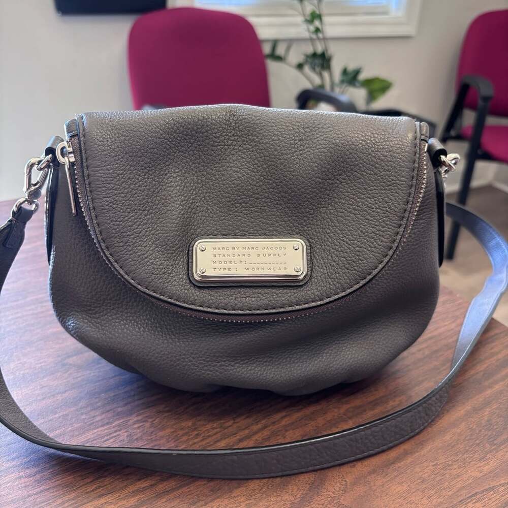 Marc by Marc Jacobs New Q Mini Natasha M0009409 Gray Leather Crossbody